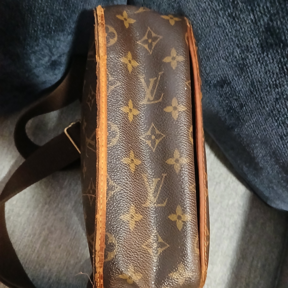 Louis Vuitton Brown Monogram Canvas Crossbody Bag - Picture 7 of 16